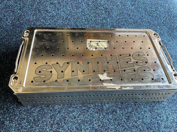 Used Synthes case femoral nail instrument set  685.330